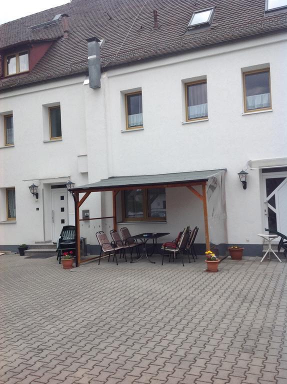 Pension Lindengarten Nuremberg Bagian luar foto