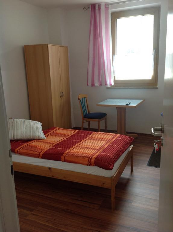 Pension Lindengarten Nuremberg Bagian luar foto